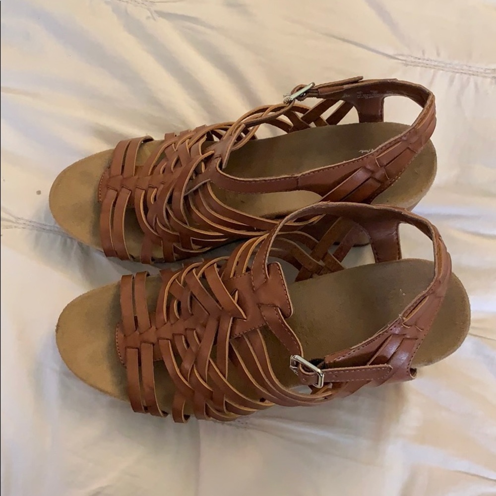 Dr. Scholl’s brown wedges